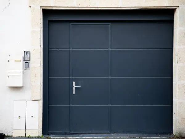 Choosing the Perfect Garage Doors for Cincinnati Homes