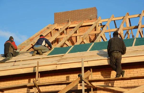 Signs You Need a Roofing Contractor in Carmel