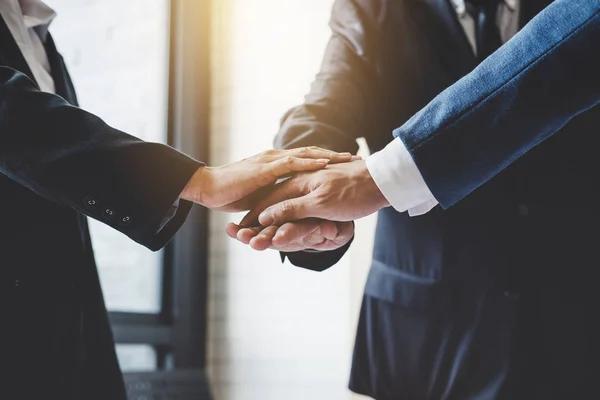 How a Business Lawyer in Coral Gables Can Protect Your Startup